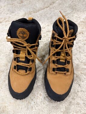 Timberland Kids Tan and Black Lace-Up Hiking Boots - Size 4.5